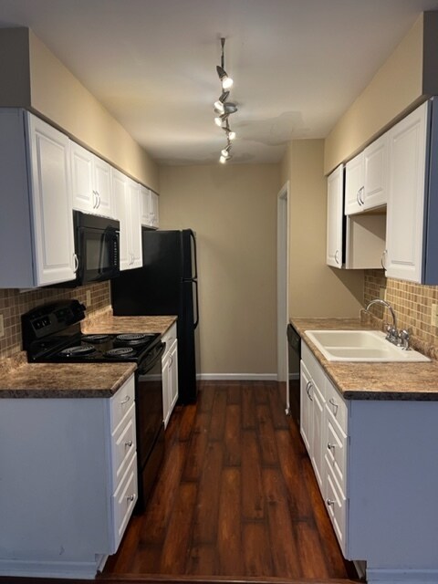 Foto del edificio - 649 Summer Winds Ln