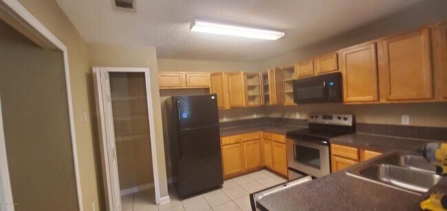 Foto del edificio - 3671 Kirkpatrick Cir