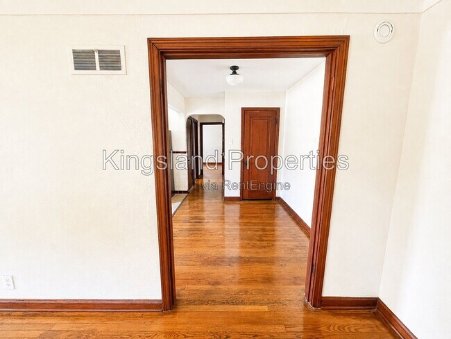 Foto del edificio - 3841 Kingsland Ct