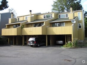 Building Photo - 2145 Eastview Pl