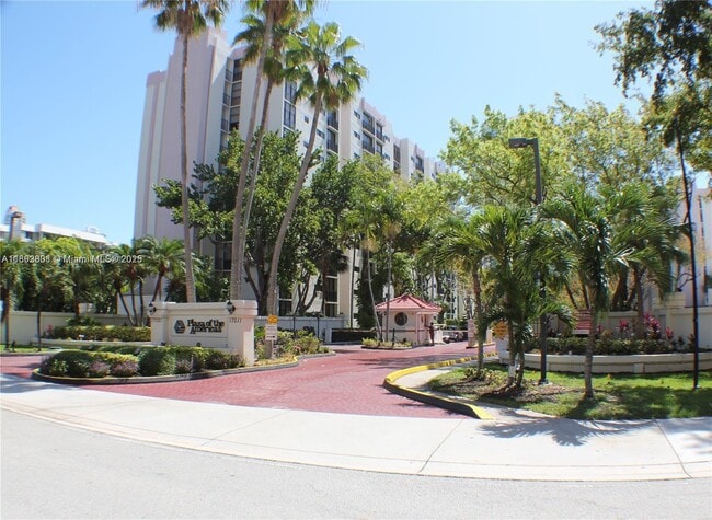 Foto del edificio - 17021 N Bay Rd