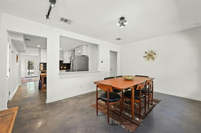 Foto del edificio - 8415 Bowling Green Dr