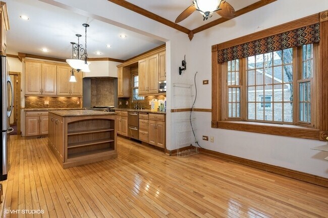Foto del edificio - 3836 N Oak Park Ave