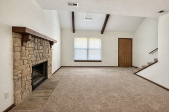 Building Photo - 1400-1528 La Chateau Dr