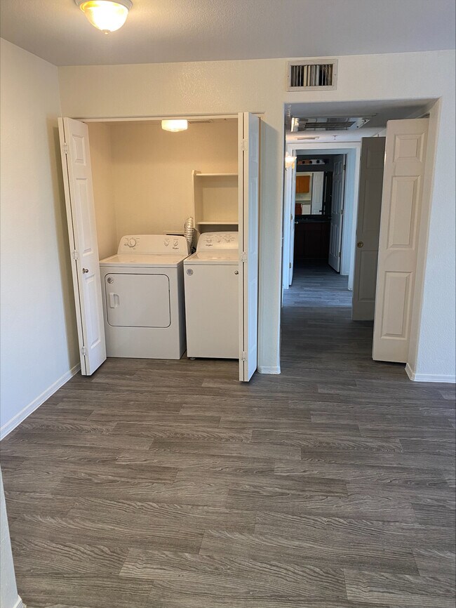 Foto del edificio - Bradshaw Vista I