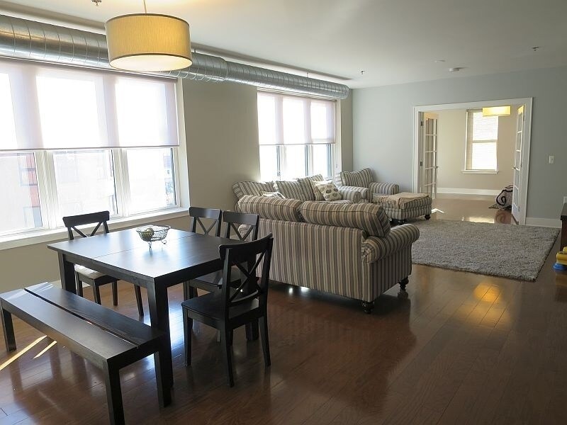 Foto principal - 662 1st St