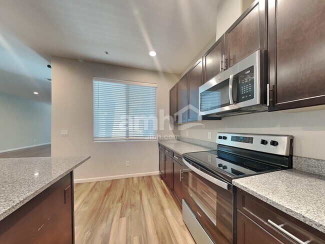 Foto del edificio - 20709 W Maiden Ln
