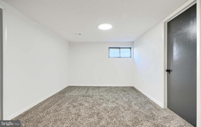 Foto del edificio - 4504 Scotts Level Ct