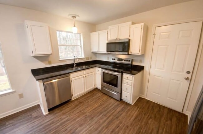 Building Photo - 5719 Rocbridge Ln