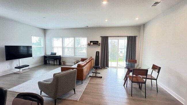 Foto del edificio - 136 Salt Lk Ln