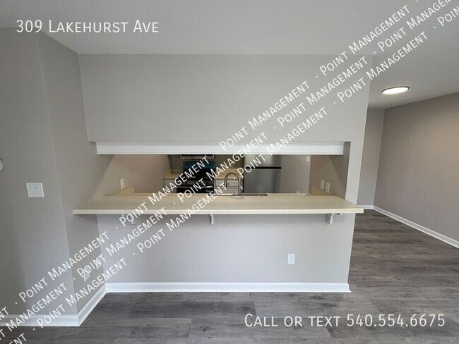 Foto del edificio - 309 Lakehurst Ave