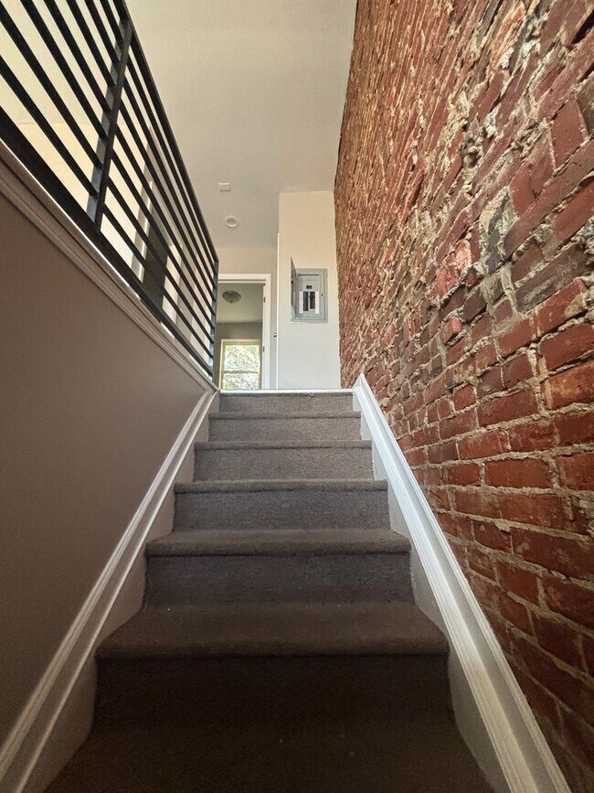 Foto del edificio - Cozy 2-Bedroom, 2-Bath Single Family Home - Near Fishtown