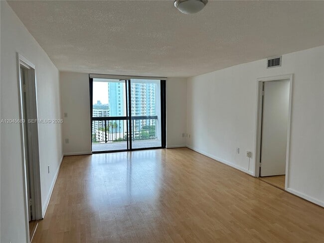 Building Photo - 2333 Brickell Ave