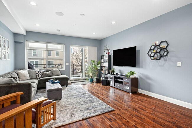 Building Photo - Premium Francisville Condo with Roofdeck!