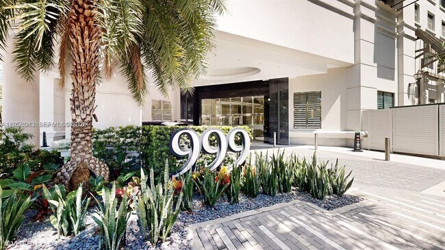 Foto del edificio - 999 SW 1st Ave