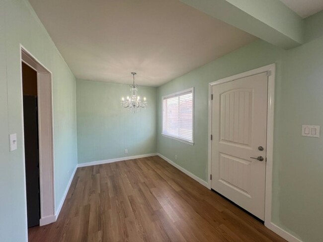 Building Photo - North Redondo Beach 2 bed 2 bath house