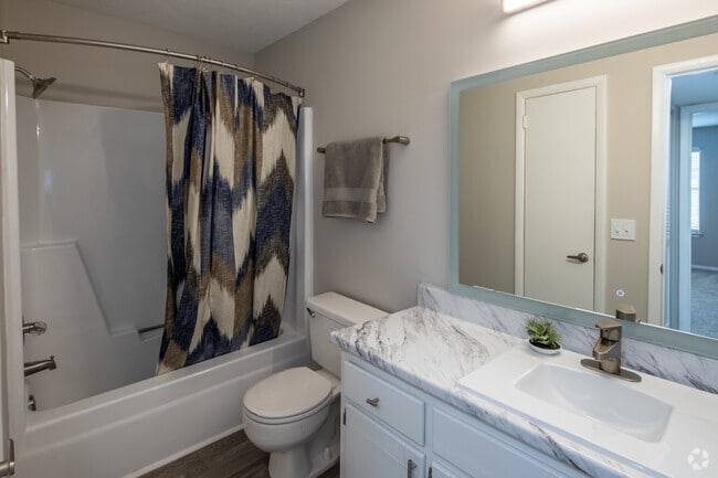 1BR, 1BA - 610SF - The Wembley - Bathroom - The Dylan