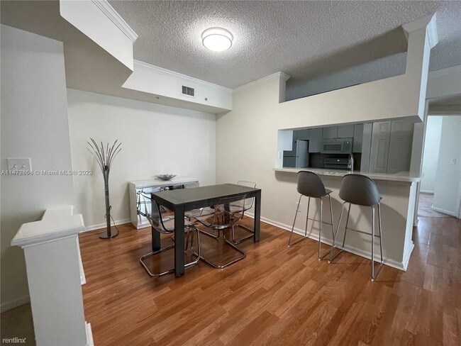 Foto del edificio - 3 br, 2 bath House - 17125 N Bay Rd Apt 3404