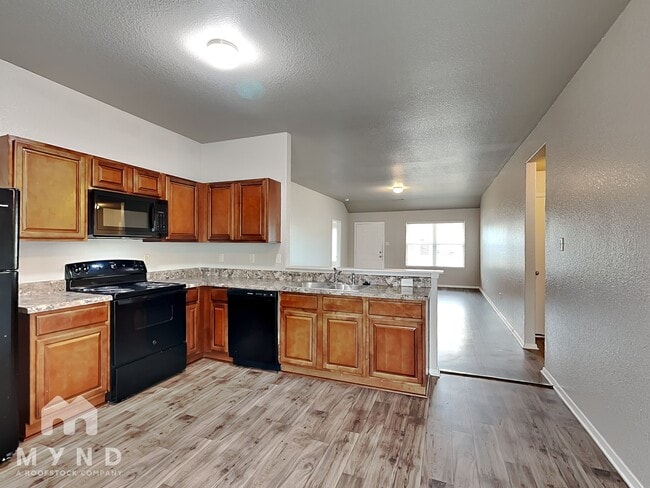 Building Photo - 7008 Pearl Vly Cv