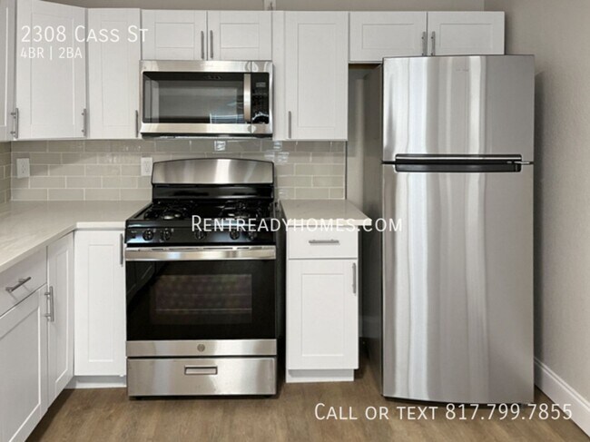 Foto del edificio - 2308 Cass St