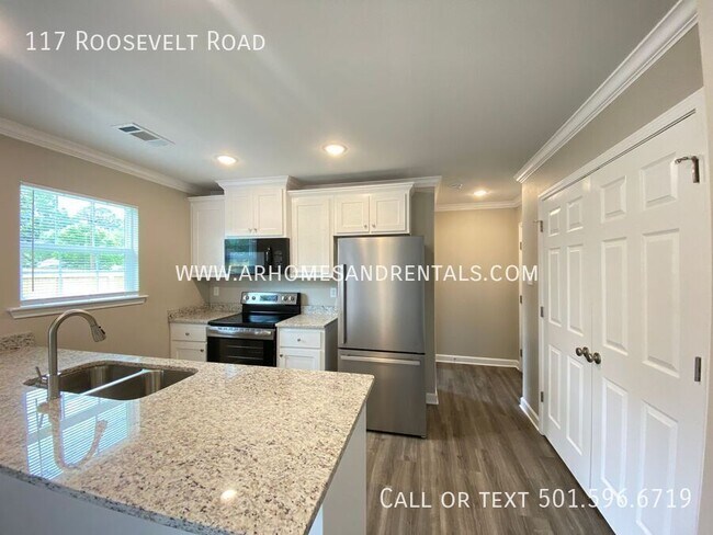 Building Photo - 117 Roosevelt Rd
