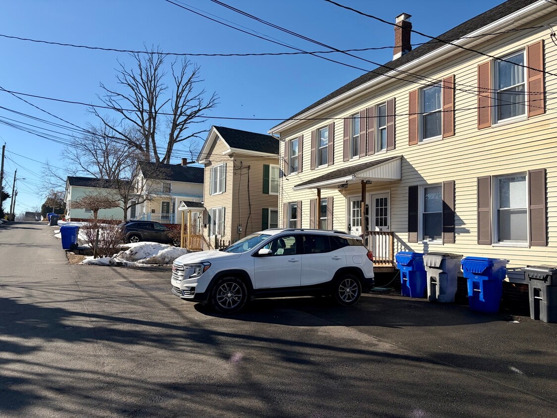 Building Photo - 44 S River St