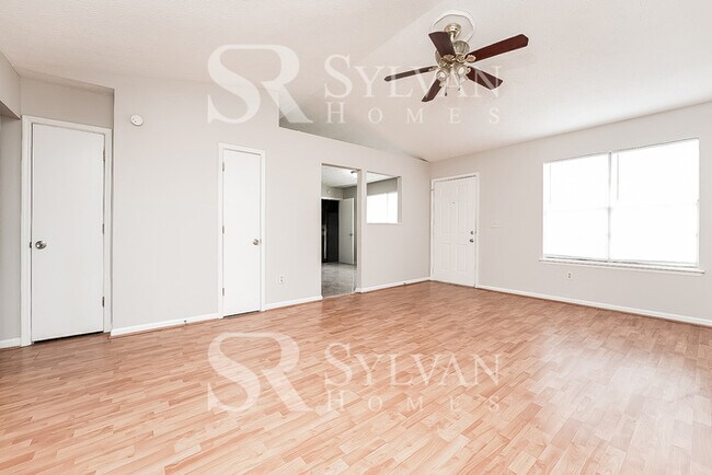 Photo - Lease today! No extra charge for contentme... House