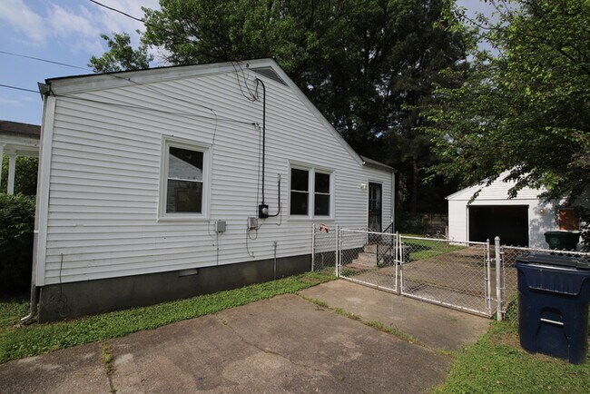 Building Photo - 1563 Loney Ln
