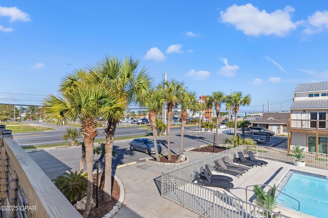 Foto del edificio - 8115 Thomas Dr