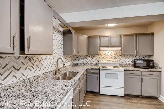 Foto del edificio - 9900 E Florida Ave