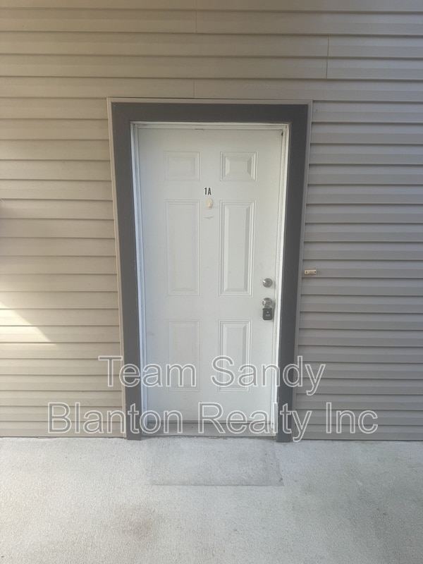 Building Photo - 7071 Lake Joanne Dr