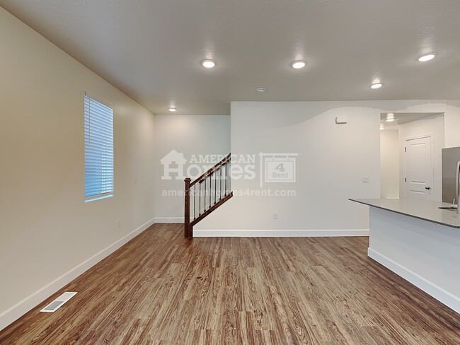Foto del edificio - 6806 N Silver Creek Drive