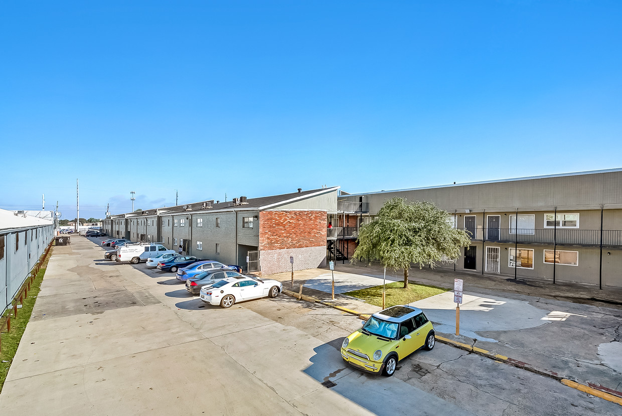 Primary Photo - Gentilly Ridge Apartments