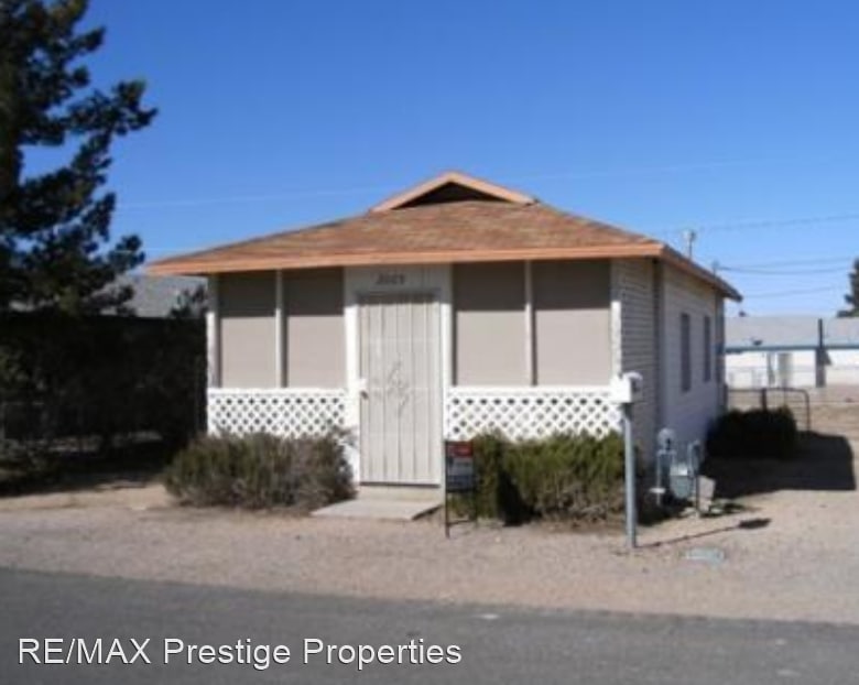 Primary Photo - 1 br, 1 bath House - 2025 Mullen
