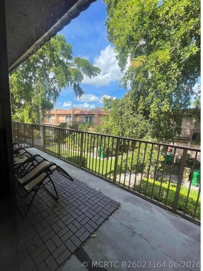 Foto del edificio - 42 Madrid Ln