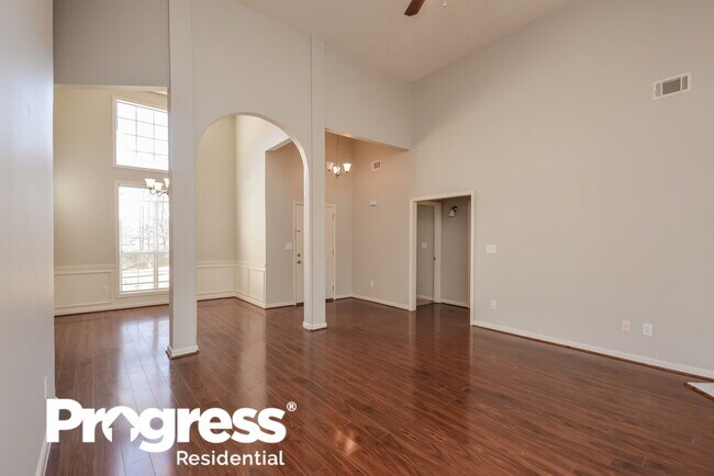 Foto del edificio - 155 Syracuse Ln