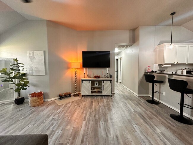 Building Photo - Almost NEW 4 Bed, 2 Bath Home in Midwest City- Move in Deposit-Free! (If Qualified)