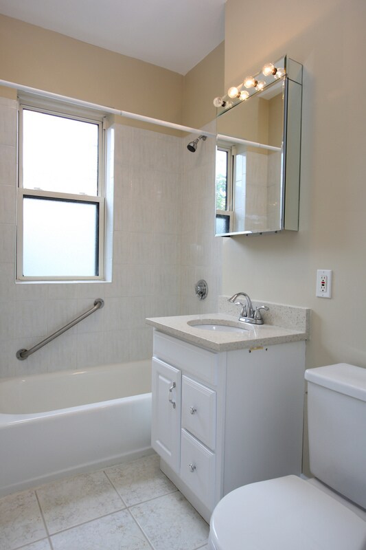 Building Photo - 1116 Boylston St