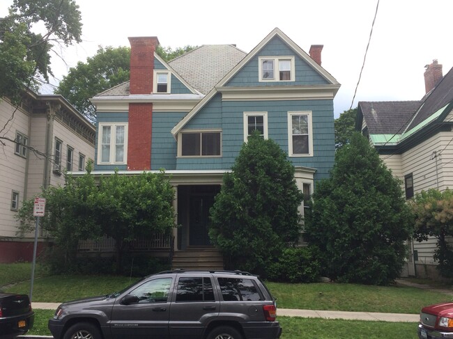 Building front - 108 S Lake Ave