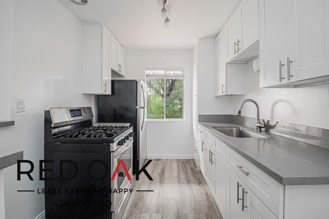 Foto del edificio - 630 N Cerritos Ave