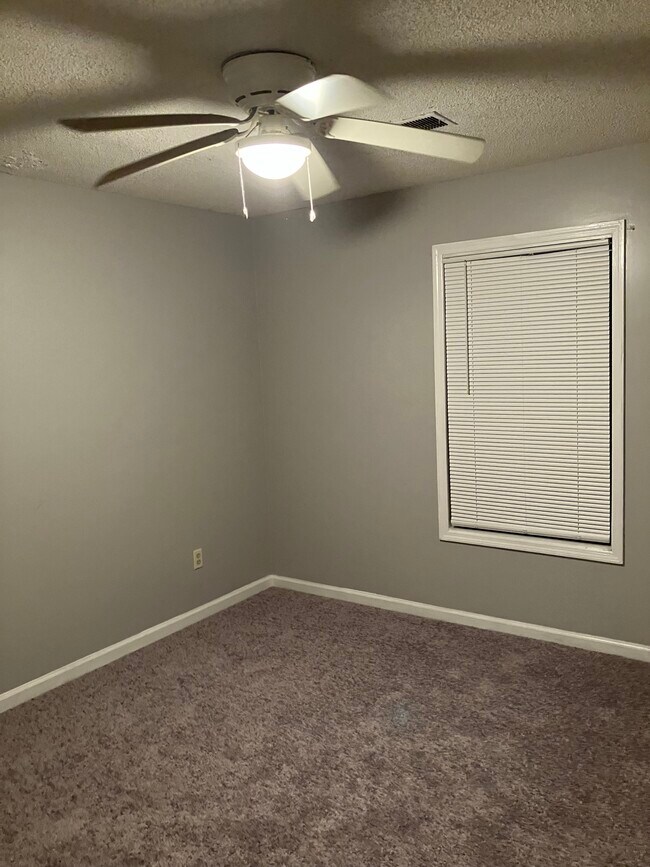 Bedroom - 25 Ninety Two Pl