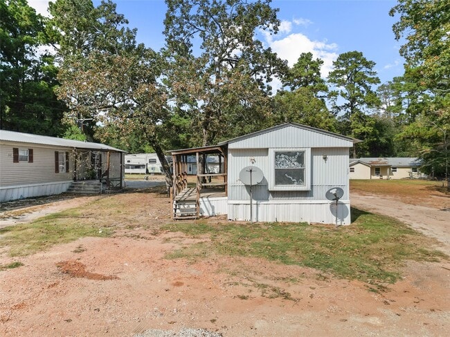 Building Photo - 1202 US-190