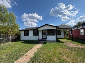 Building Photo - 3023 Oak Forest Ln