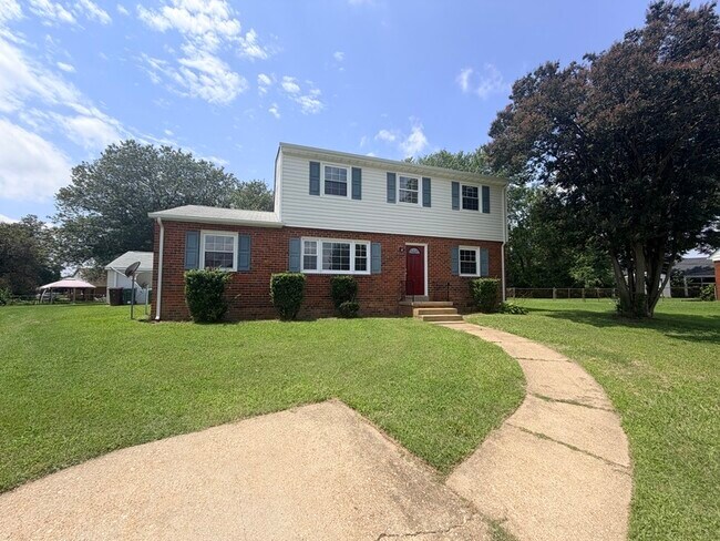 Foto del edificio - 506 Mansfield Dr