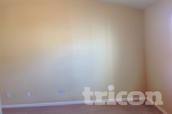 Building Photo - 4911 Magnasco Ln