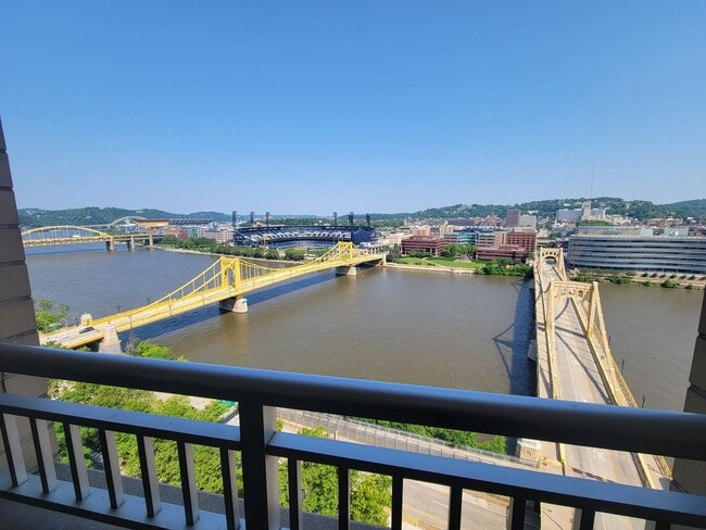 Interior Photo - Encore