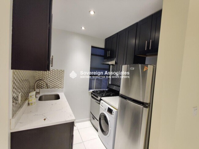 Foto del edificio - 15 W 107th St