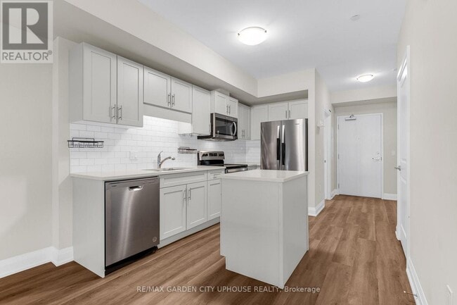 Building Photo - 118 Summersides Blvd