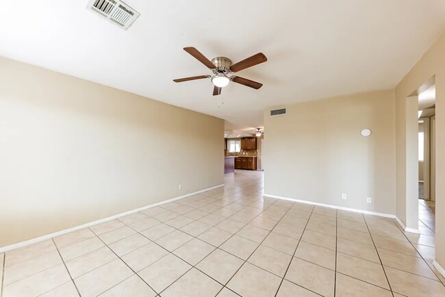 Foto del edificio - 4138 W Barbara Ave