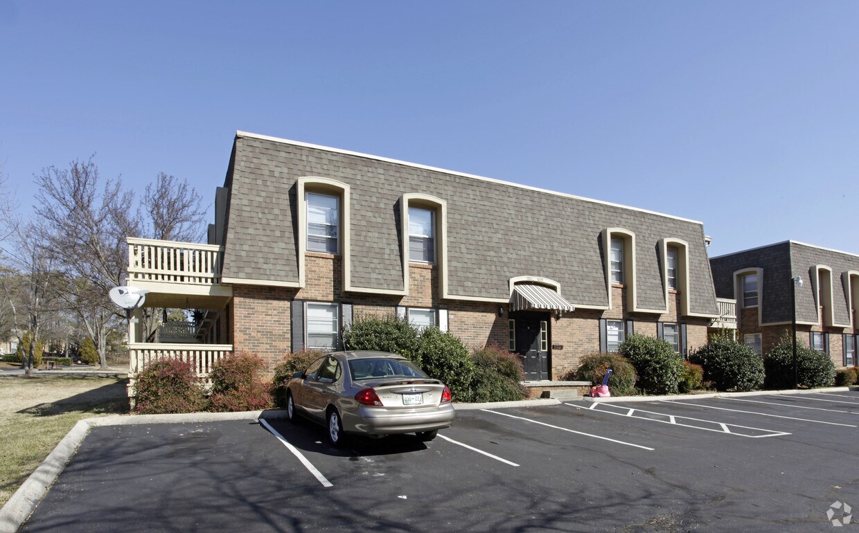 Foto del edificio - 8114 Elderberry Dr